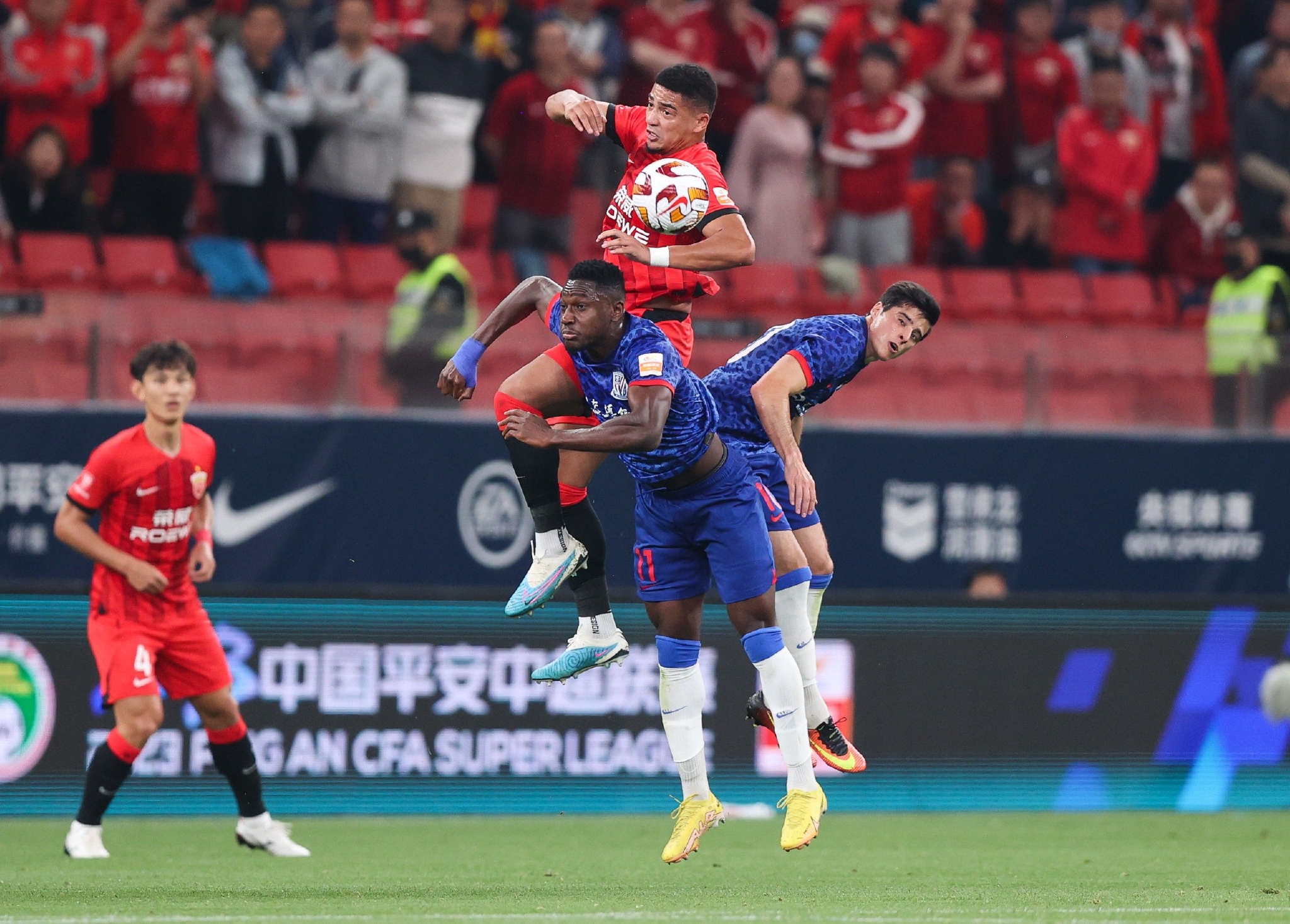 包含上海海港内部会议纪要流出：国际比赛日更衣室发声，NBA总决赛使命明确，心理建设被强调的词条